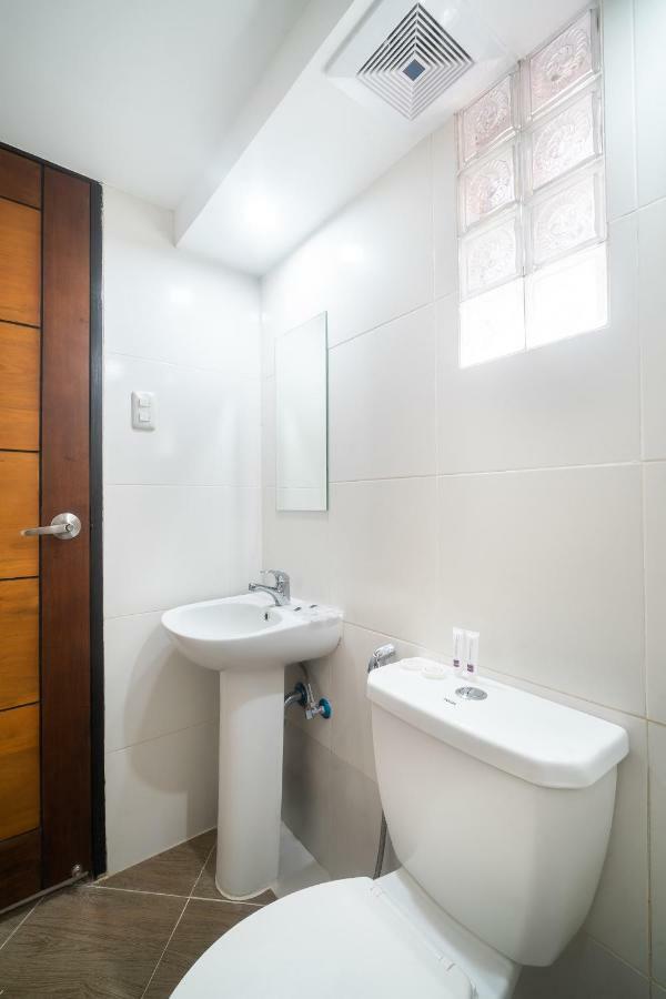 Oyo 199 Solange Apartelle Davao Exterior foto