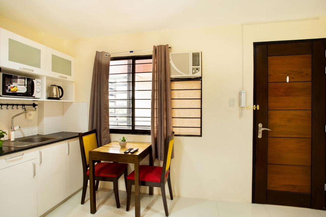 Oyo 199 Solange Apartelle Davao Exterior foto
